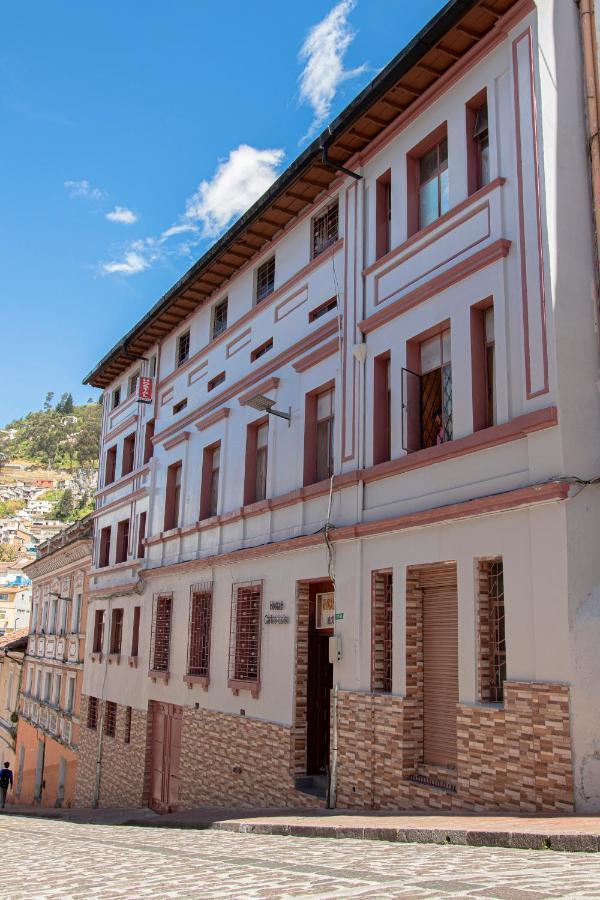 Hostal Carlos Luis Quito Exterior photo
