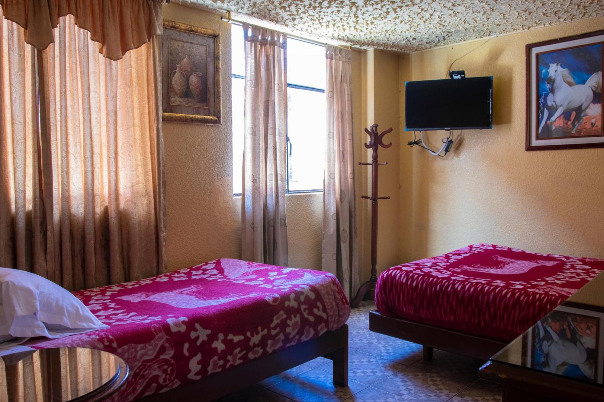 Hostal Carlos Luis Quito Exterior photo